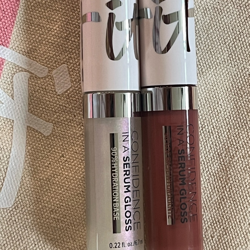 IT cosmetics bundle - Picture 2 of 7
